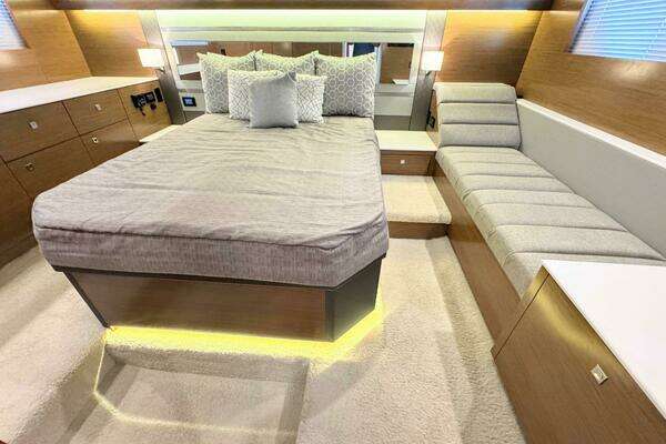 Cruisers Yachts 46 Cantius Yacht For Sale