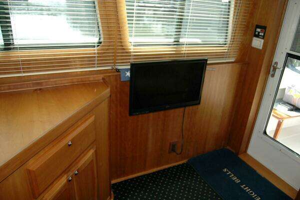 Sabre 36 Flybridge Sedan Yacht For Sale