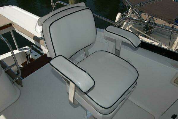 Sabre 36 Flybridge Sedan Yacht For Sale