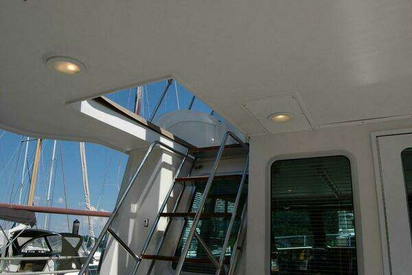 Sabre 36 Flybridge Sedan Yacht For Sale