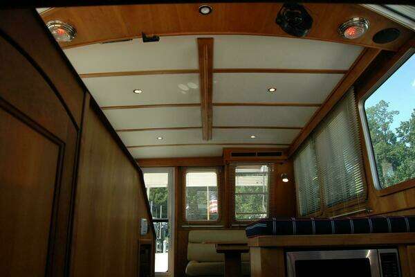 Sabre 36 Flybridge Sedan Yacht For Sale