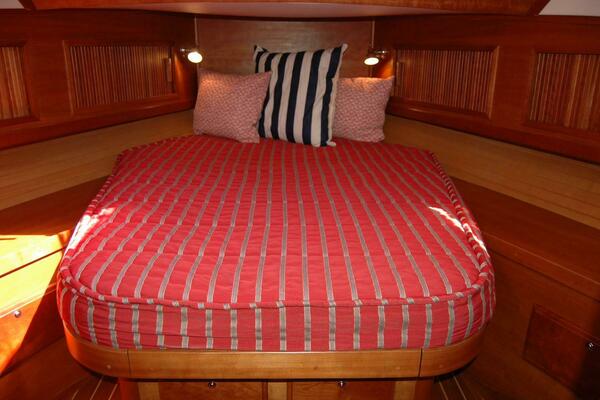 Eight Bells 36ft Sabre Yacht For Sale