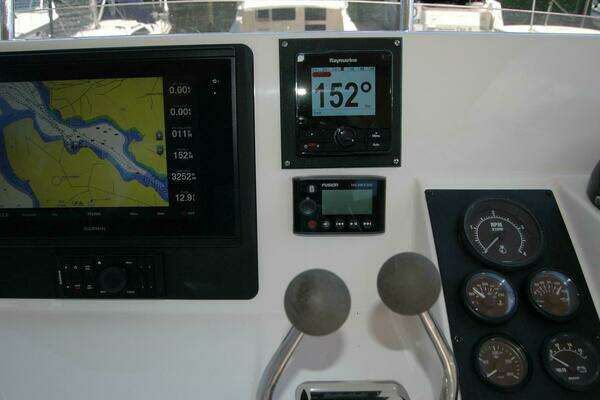 Sabre 36 Flybridge Sedan Yacht For Sale