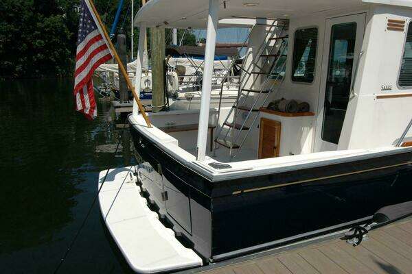 Sabre 36 Flybridge Sedan Yacht For Sale