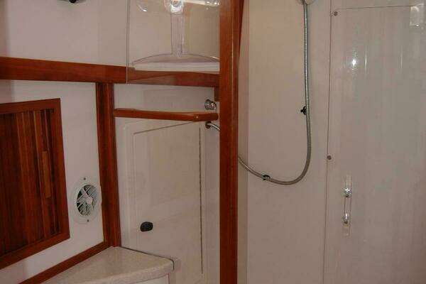 Sabre 36 Flybridge Sedan Yacht For Sale