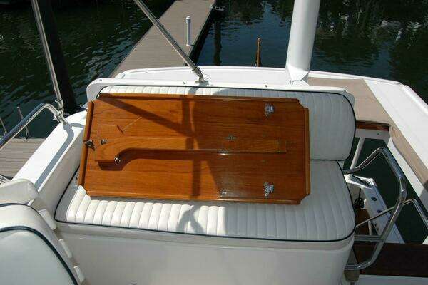 Sabre 36 Flybridge Sedan Yacht For Sale