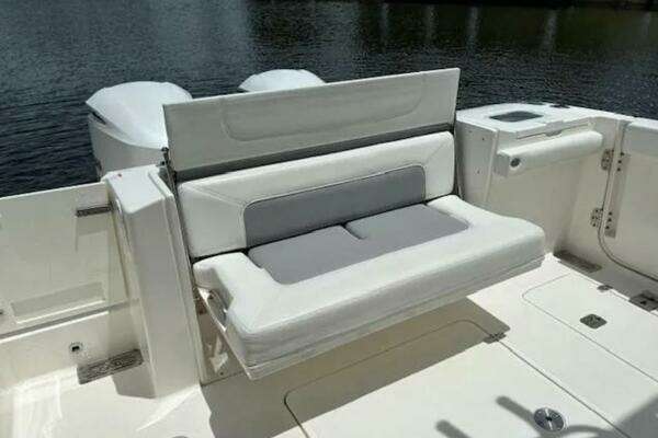 Pursuit S 328 Yacht For Sale