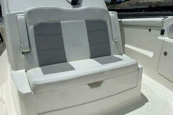 Pursuit S 328 Yacht For Sale
