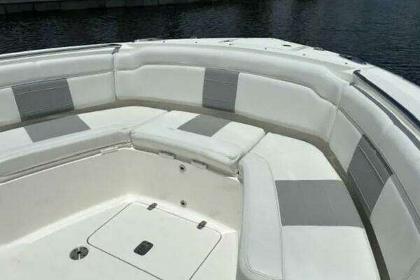 Pursuit S 328 Yacht For Sale