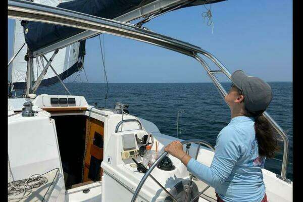 Photo of the 2000 Hunter 340 "Chip Ahoy"