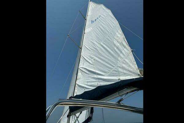 Photo of the 2000 Hunter 340 "Chip Ahoy"