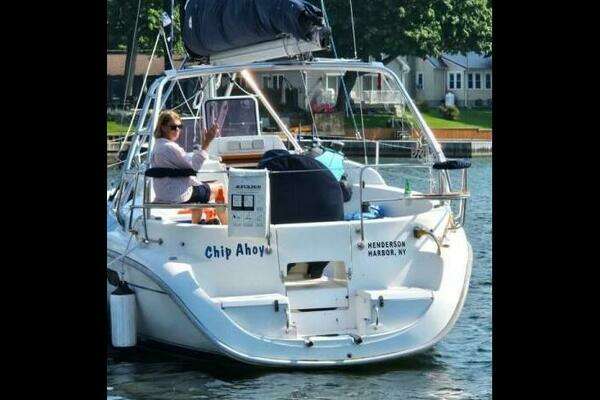 Photo of the 2000 Hunter 340 "Chip Ahoy"