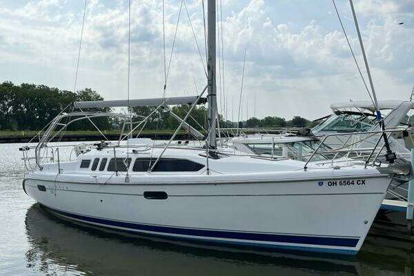 34-ft-Hunter-2000-340-Chip Ahoy Sodus Point New York United States  yacht for sale
