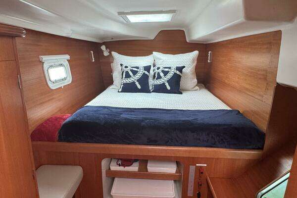 Lagoon 380 Yacht For Sale
