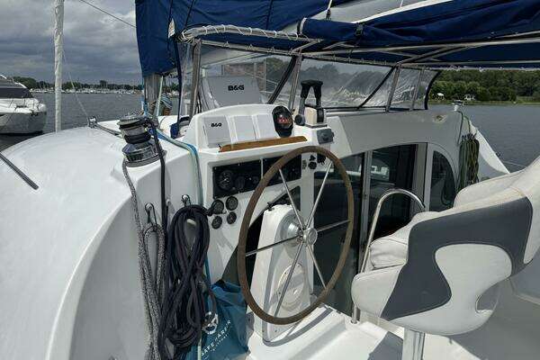 Lagoon 380 Yacht For Sale