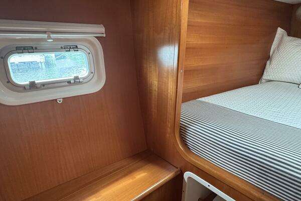 Lagoon 380 Yacht For Sale