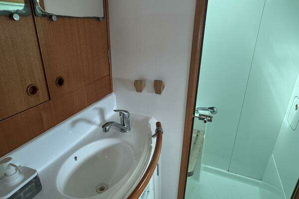 Lagoon 380 Yacht For Sale