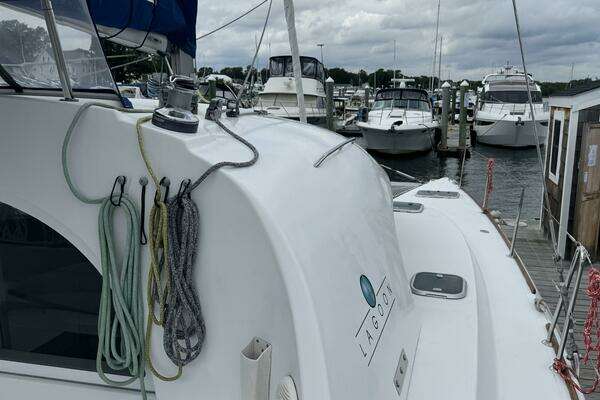 Lagoon 380 Yacht For Sale