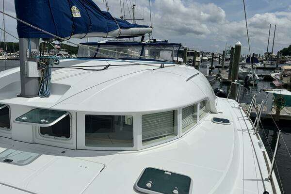 Lagoon 380 Yacht For Sale