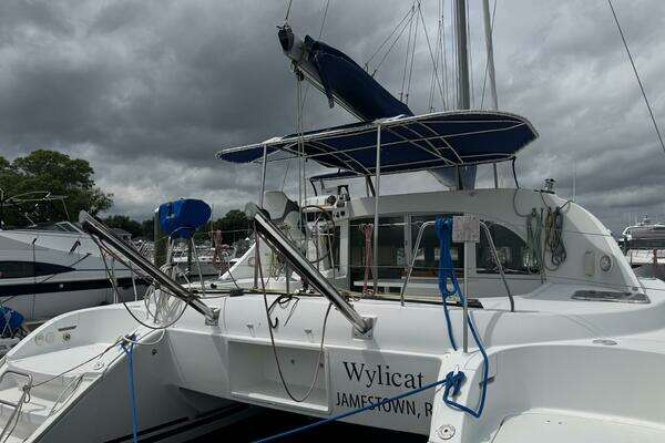 Photo of the 2000 Lagoon 380 "Wylicat"