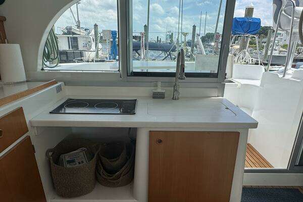 Lagoon 380 Yacht For Sale