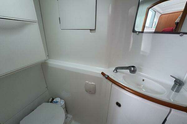 Lagoon 380 Yacht For Sale