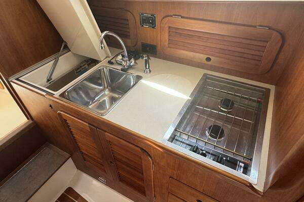 Hinckley Picnic Boat Yacht For Sale