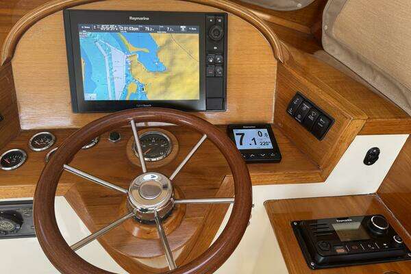 Hinckley Picnic Boat Yacht For Sale