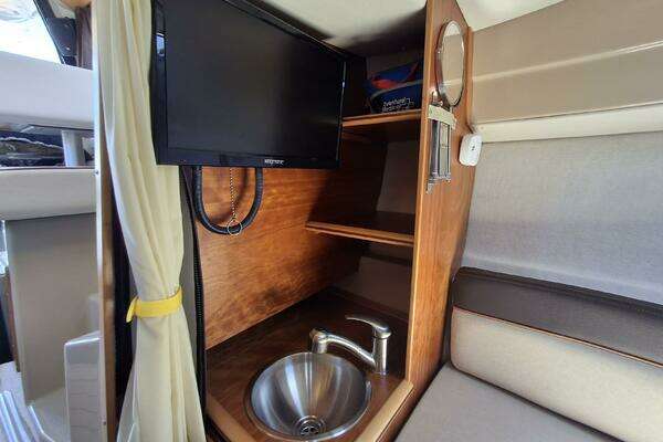 Cutwater 24C Yacht For Sale
