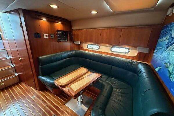 Tiara Yachts 5200 Express Yacht For Sale