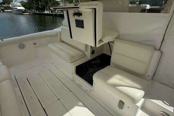 Tiara Yachts 5200 Express Yacht For Sale