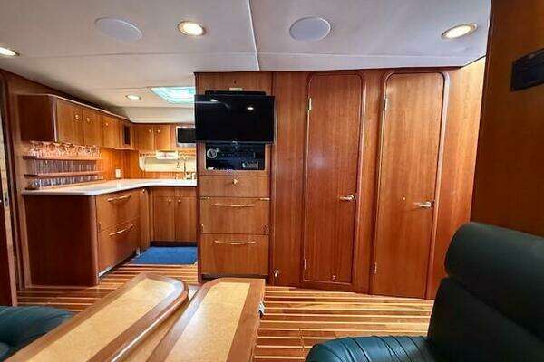 Tiara Yachts 5200 Express Yacht For Sale