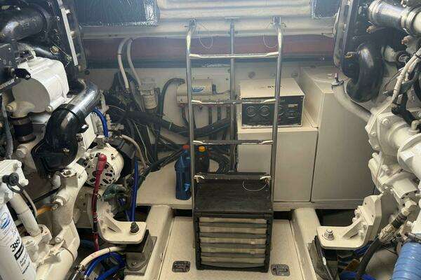 Tiara Yachts 5200 Express Yacht For Sale