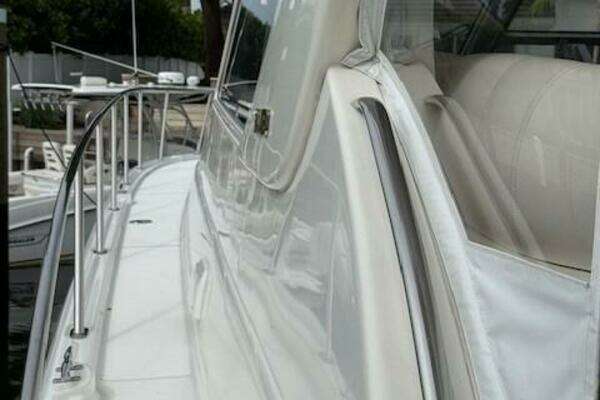 Tiara Yachts 5200 Express Yacht For Sale