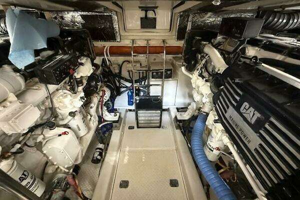 Tiara Yachts 5200 Express Yacht For Sale