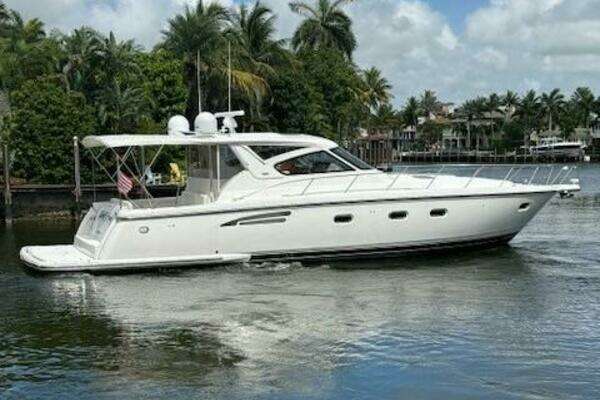Tiara Yachts 5200 Express Yacht For Sale