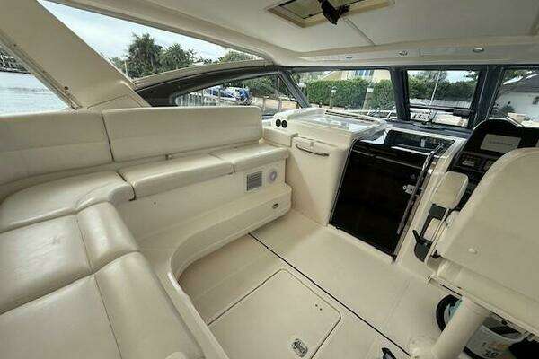 Tiara Yachts 5200 Express Yacht For Sale