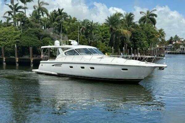 Tiara Yachts 5200 Express Yacht For Sale