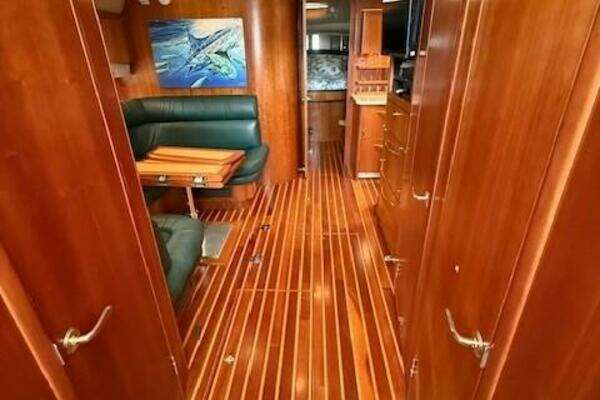 Tiara Yachts 5200 Express Yacht For Sale