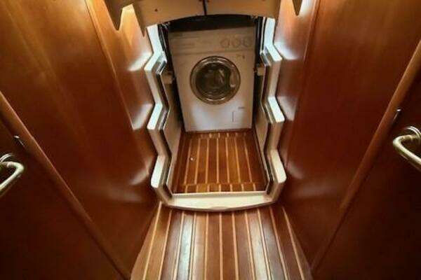 Tiara Yachts 5200 Express Yacht For Sale