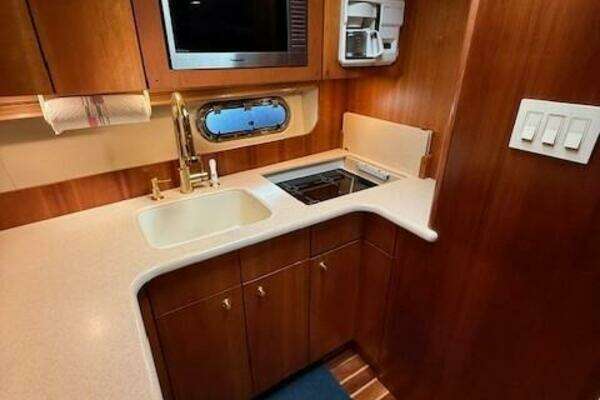 Tiara Yachts 5200 Express Yacht For Sale