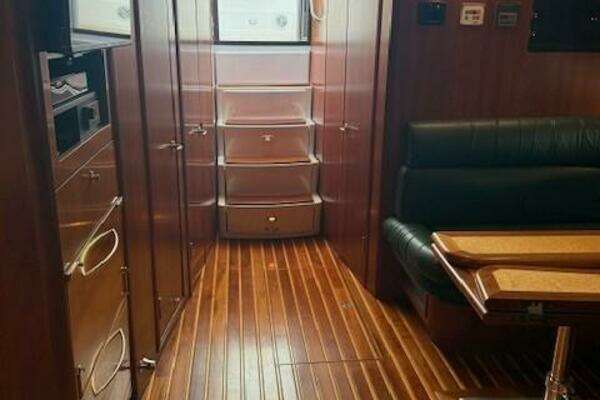 Tiara Yachts 5200 Express Yacht For Sale
