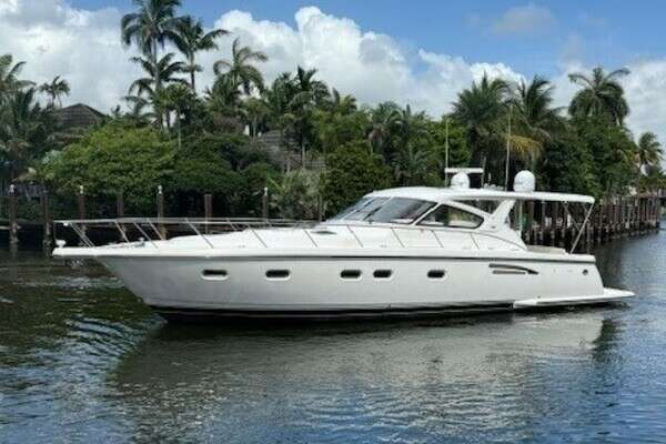 59-ft-Tiara Yachts-2000-5200 Express-SHELLY ANNE Ft. Lauderdale Florida United States  yacht for sale