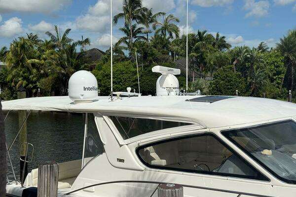 Tiara Yachts 5200 Express Yacht For Sale