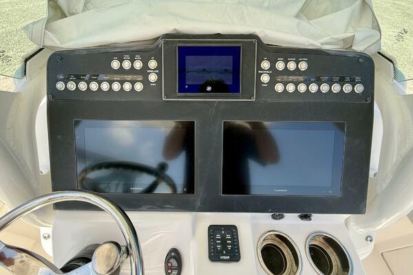 25ft Everglades Yacht For Sale