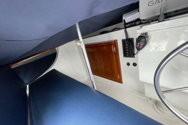 Zettie Ray 30ft Willard Yacht For Sale