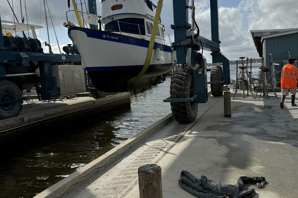 Zettie Ray 30ft Willard Yacht For Sale