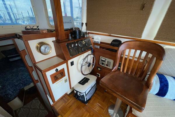 Zettie Ray 30ft Willard Yacht For Sale