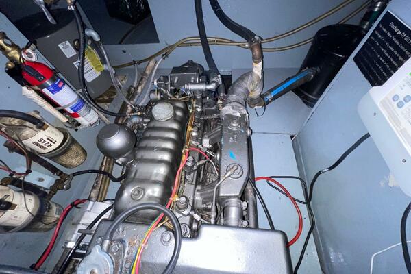 Zettie Ray 30ft Willard Yacht For Sale