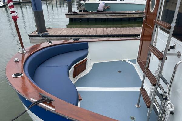 Zettie Ray 30ft Willard Yacht For Sale